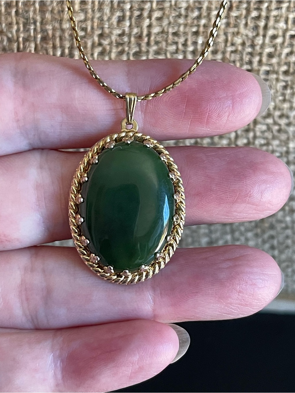 Vintage genuine spinach green nephrite jade pendant necklace.